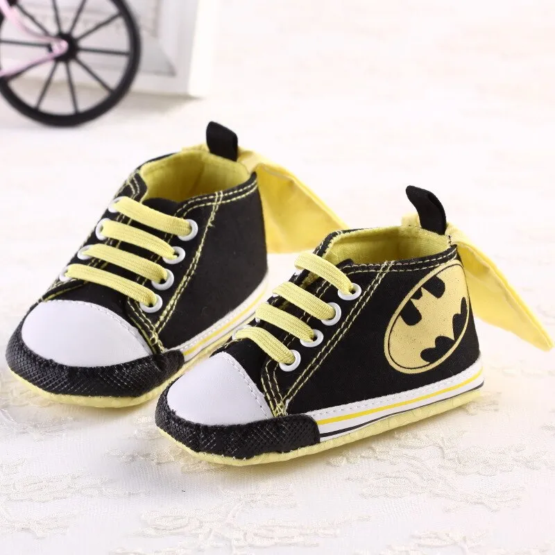 Fashionable boys' cartoon print sneakers with soft sole